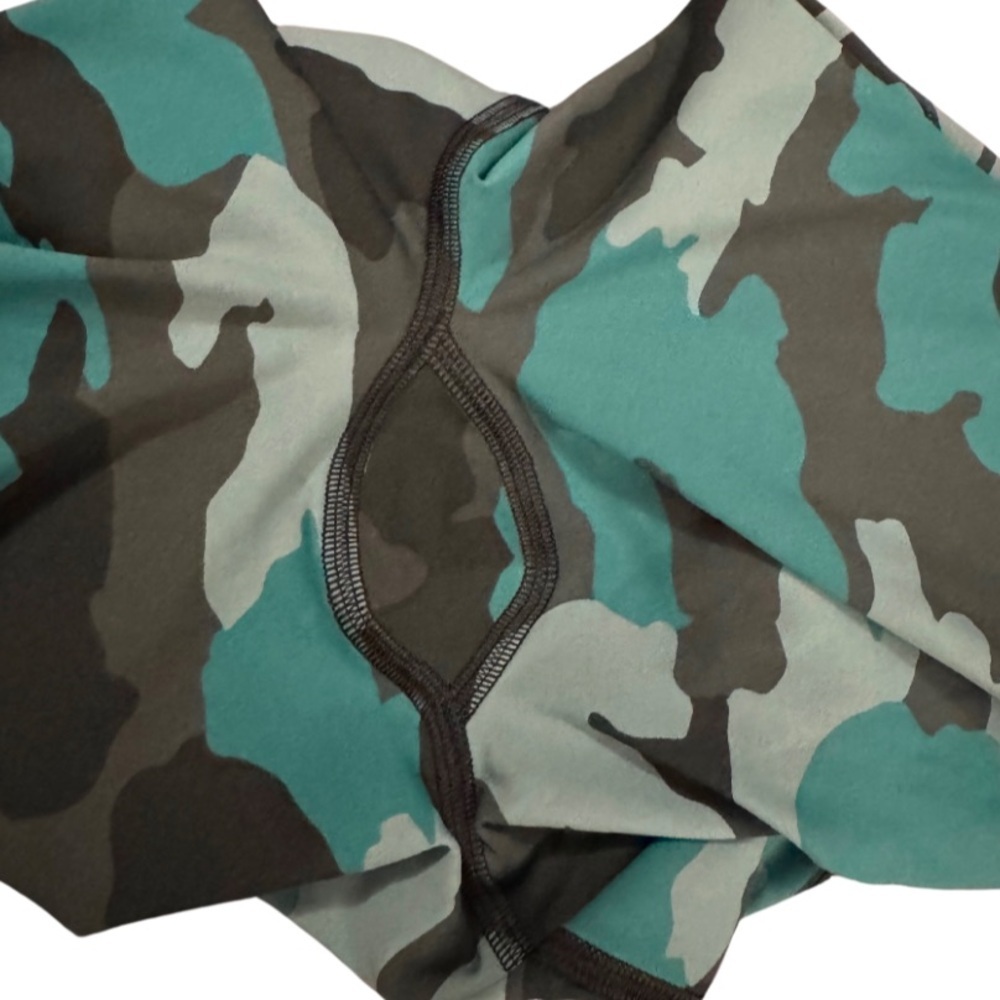 Lululemon Swift Speed High-Rise Tight 25"
Camo Tidewater Teal Size 2 - Picture 3 of 11